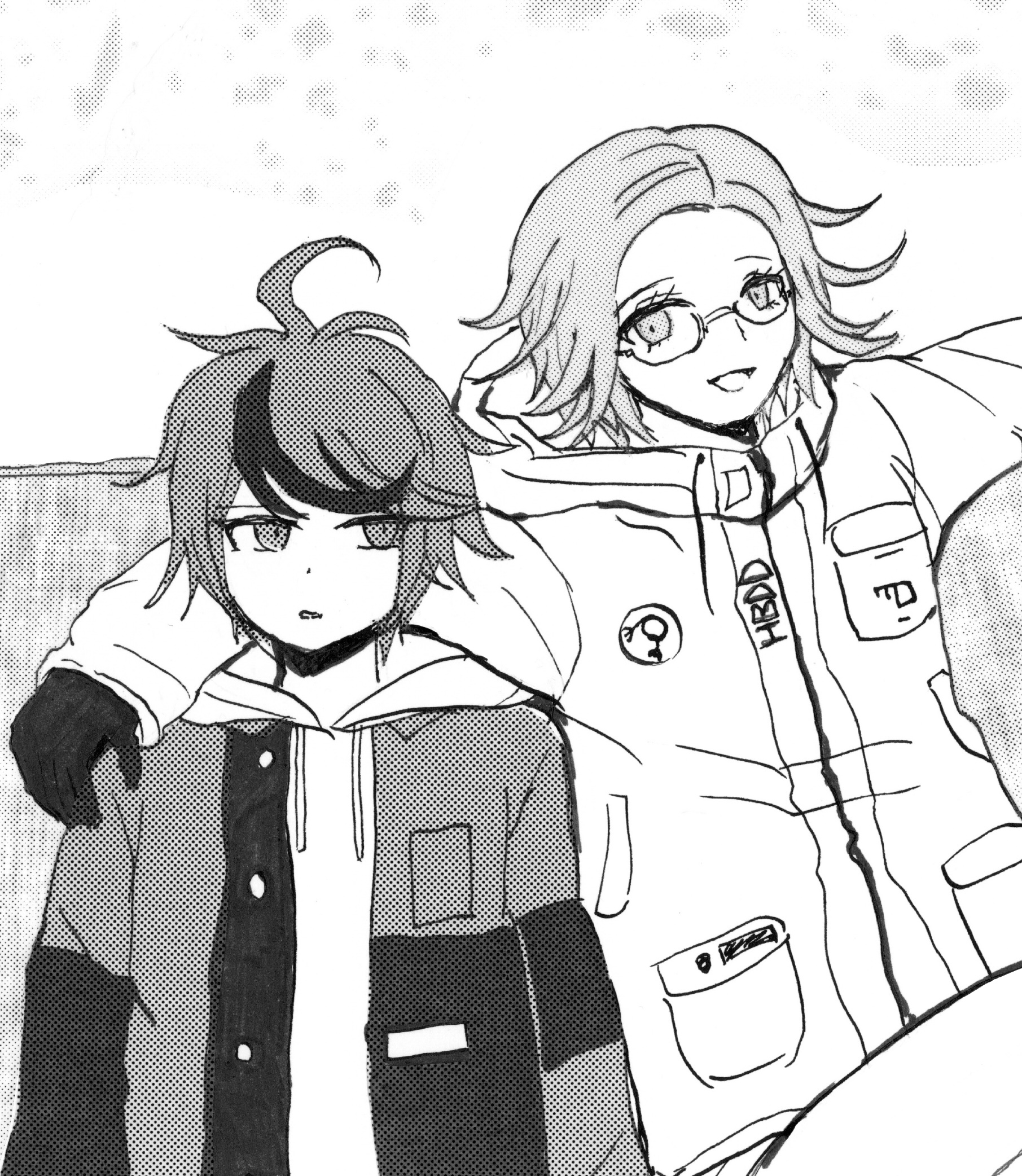 ソファーに2人